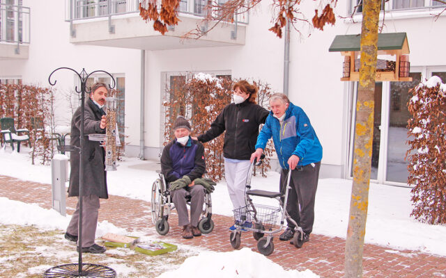 Für mehr Wohlbefinden und Lebensqualität – LBV errichtet Vogelbeobachtungsstationen im BRK Altstadtpark.