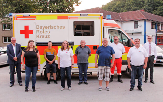 Das Rote Kreuz ehrt verdiente Mitglieder für ihr langjähriges Engagement für die BRK Bereitschaft Bad Berneck.