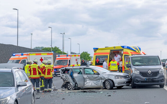 Schwerer Verkehrsunfall auf der A9 bei Gefrees