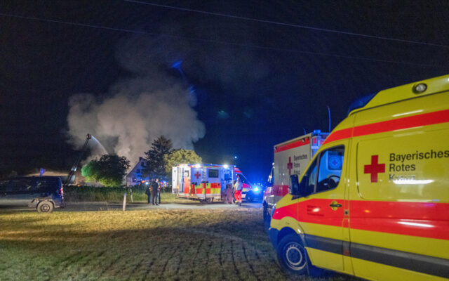 Großeinsatz bei Brand in Bauernhof