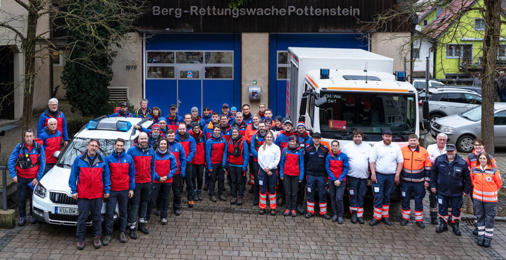 Rund 12.000 Besucher waren beim Beschluß der ewigen Anbetung am 6.1.2023 in Pottenstein. Nur zwei Einsätze hatte die Bergwacht, die den Sanitätsdienst traditionell übernommen hatte, zu verzeichnen.