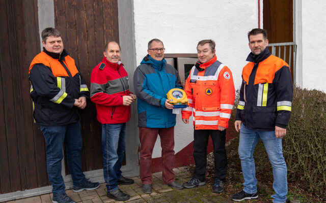 Inbetriebnahme des öffentlich-zugänglichen Defibrillators in Nenntmannsreuth (bei Bad Berneck(.