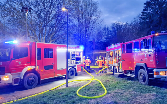 Am 5. April 2023 gegen 18:50 Uhr alarmierte die Integrierte Leitstelle Bayreuth/Kulmbach Rettungsdienst und Feuerwehr zu einem Wohnhausbrand in Fichtelberg im Fichtelgebirge.