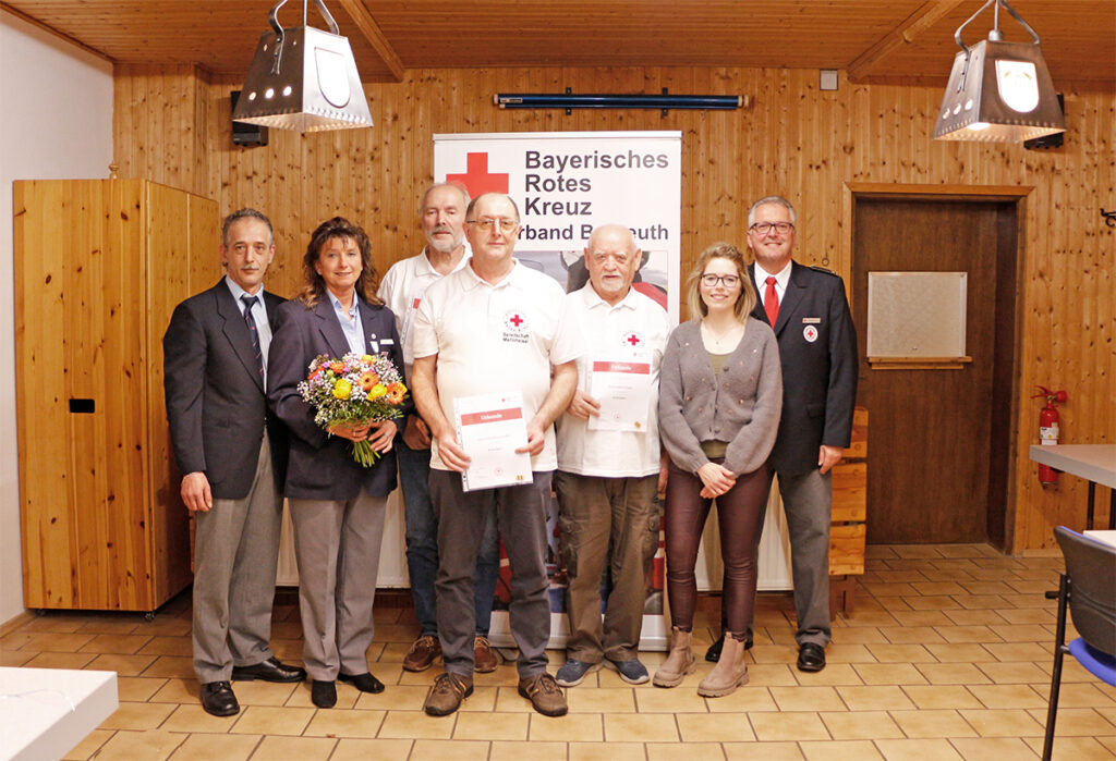 Im März trafen sich die Kameradinnen und Kameraden der BRK-Bereitschaft Mehlmeisel und warfen unter dem Vorsitz von ihrer Bereitschaftsleiterin Karin Eigl einen Blick zurück auf ihre Rot-Kreuz-Arbeit des vergangenen Jahres und ehrten langjährige, verdiente Mitglieder.