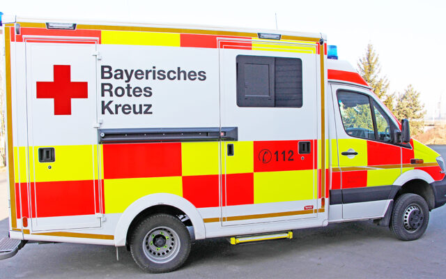 Rettungswagen auf dem parkplatz der BRk-Wache Bayreuth Süd. Symbolbild.