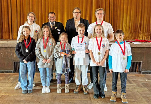 Stufe I (Altersgruppe 8-10 Jahre) 1. Platz Wasserwacht Ortsgruppe Bayreuth Gruppe 1