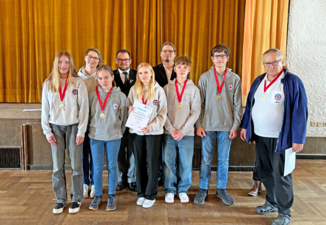 Stufe III (Altersgruppe 14-16 Jahre): 1. Platz Wasserwacht Ortsgruppe Bayreuth Gruppe 1