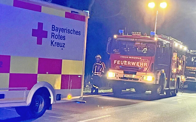 Einsatzfahrzeuge von Feuerwehr und BRK Bayreuth