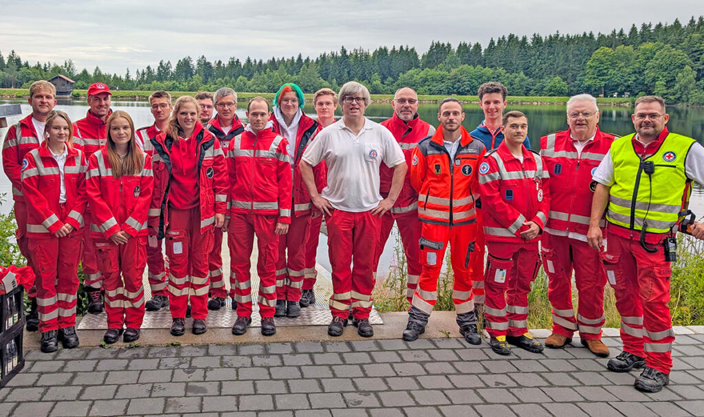 Das ehrenamtliche Team der Wasserwacht und der BRK Bereitschaft Bayreuth zur Absicherung des Naturraum OpenAirs 2025.