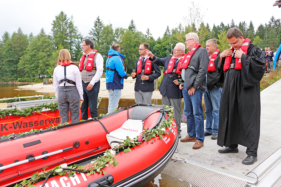 Bootstaufe der Rettungsboote an der Wasserrettungsstation am Fichtelsee.