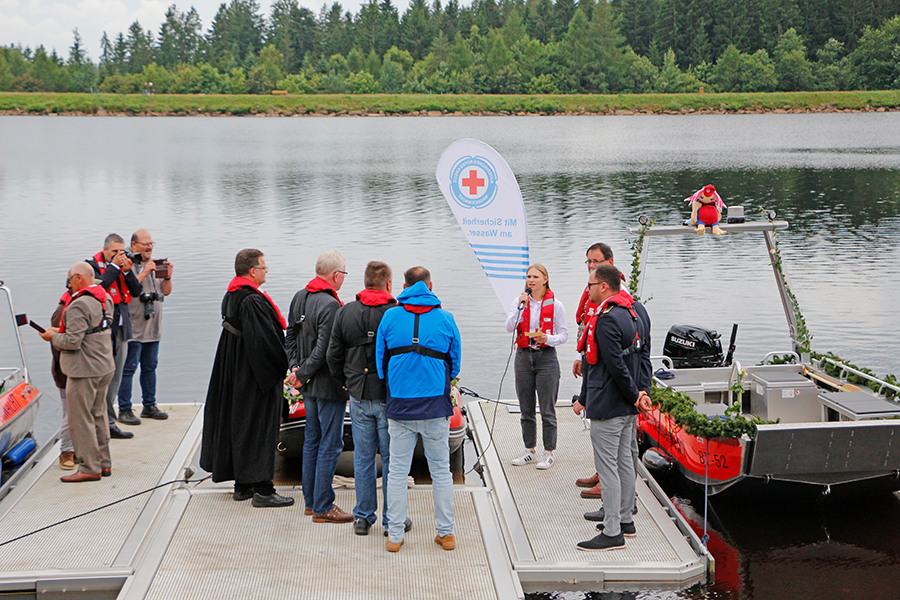 Bootstaufe der Rettungsboote an der Wasserrettungsstation am Fichtelsee.