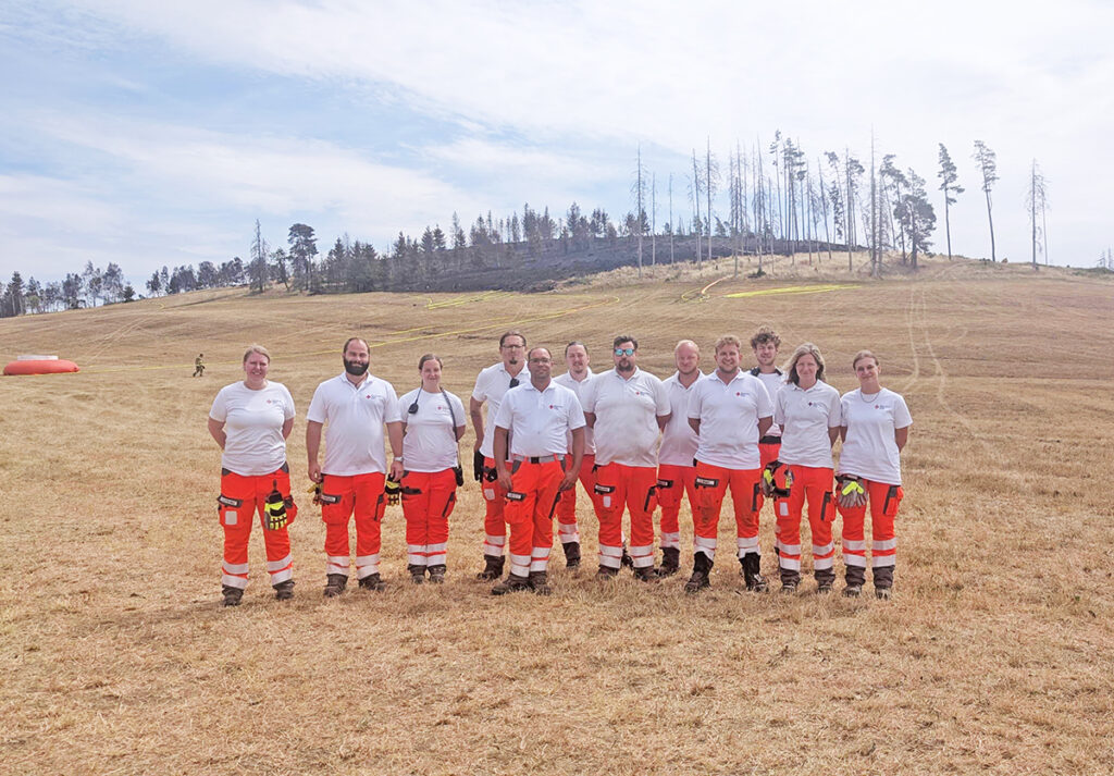 Team des BRKs aus Hollfeld beim ihrem Einsatz im Rahmen des Hilfeleistungskontingentes der Feuerwehren in den Waldbrandgebieten in Thüringen.
