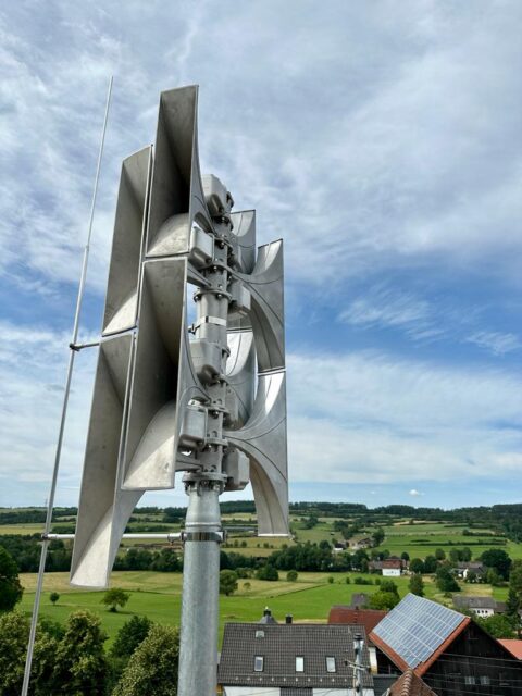 Moderne Sirenen haben die Möglichkeit im Batteriebetrieb auch bei Stromausfall das Warnsignal auszusenden und die Feuerwehr zu alarmieren.