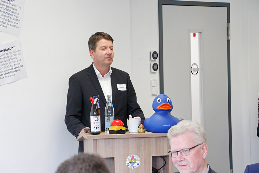 StSekr. Bay StMI Sandro Kirchner bei seinem Grußwort.
