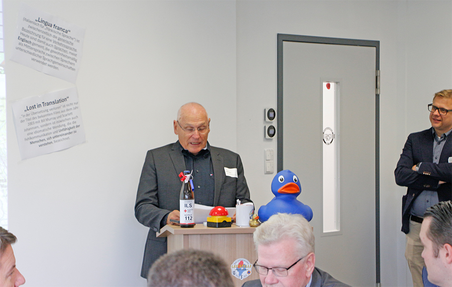 Peter Herzing (Vorsitzender der BRK-Kreisverbandes Bayreuth) bei seinem Grußwort