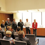 Mitglieder der BRK-Bereitschaften und der Wasserwacht aus Bayreuth wurden für 25 Jahr Dienst mit dem silbernen Ehrenzeichen des BRKs ausgezeichnet. Mit im Bild Oberbürgermsiter Ebersberger