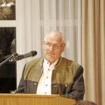 Vorsitzender des BRK-Kreisverbandes Bayreuth, Peter Herzing, bei seinem Grußwort anlässlich des 100-jährigen Jubiläums der BRK-Bereitschaft Fichtelberg.