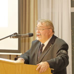 Dr. Peter Fülle, wies auf die bedeutende Rolle der Fichtelberger Rot-Kreuzler bei der Einführung der Maßnahmen der Frühdefibrillation beim Rettungsdienstpersonal in Stadt und Landkreis Bayreuth hin.