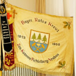 Fahne der BRK-Bereitschaft Fichtelberg.