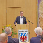 Ehreung verdeinter, lnagjähriger Ehrenamtlicher der Bereitsschaften und der Wasserwacht im Landratsamt Bayrueth.