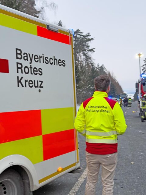 Einsatzkräfte an der Einsatzstelle.