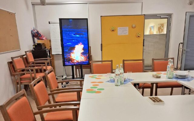 Innovative Gesundheitsspiegel im Einsatz im BRK-Altstadtpark: Interaktive Systeme fördern Bewegung, geistige Aktivität und Lebensfreude der Senioren beim BRK in Bayreuth.