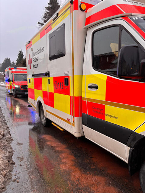 Rettugnswagen an der Einsatzstelle.