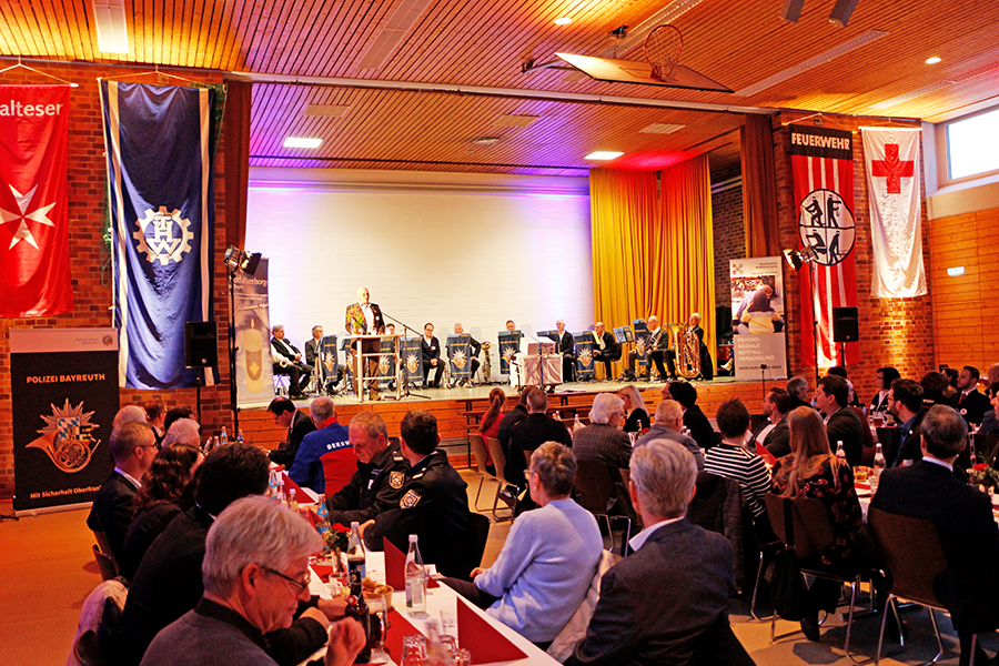 20 Jahre PSNV-Team Bayreuth – zwei Jahrzehnte menschliche Fürsorge in Krisensituationen. Blick in den Saal.