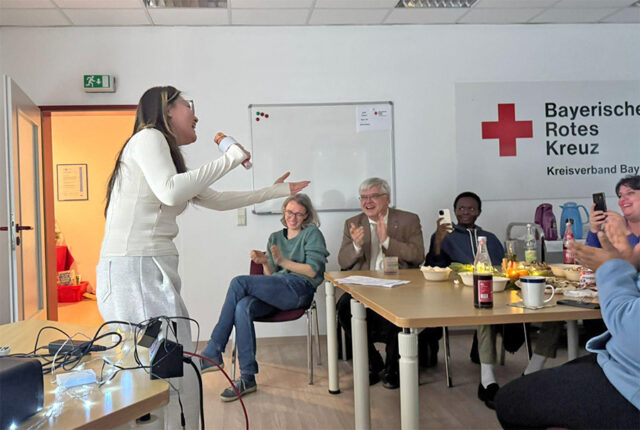 Im Rahmen des Projekts Care and Career feierten unsere internationalen Fachkräfte aus dem Anerkennungskurs gemeinsam mit den Auszubildenden aus der Pflege eine fröhliche und bunte Weihnachtsfeier.