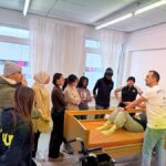 Praxisnaher Wokrshop am KUVB-Tag im Rettcampus: Patienten rückengerecht heben, tragen und transportieren ind Rettungsdienst und Pflege