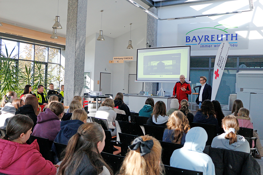 Girls'day 2026 - ADAC Luftrettung und BRK-Bayreuth öffnen ihre Türen.