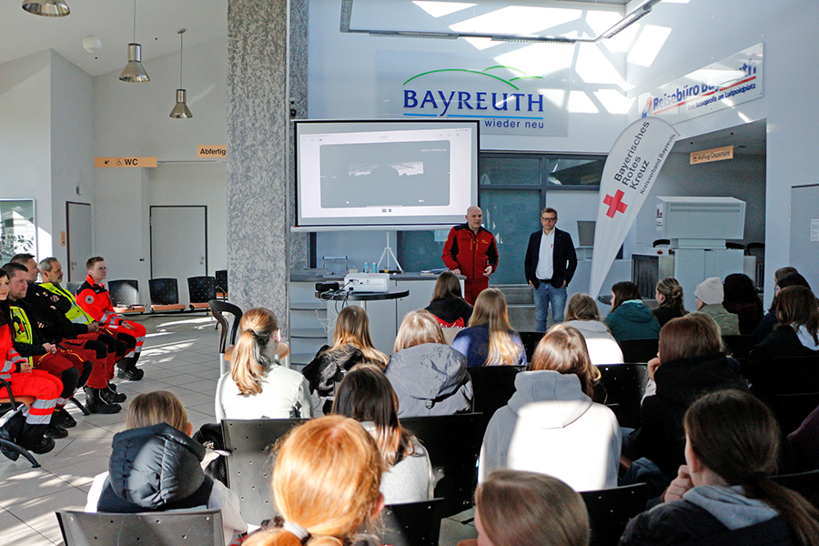 Girls'day 2026 - ADAC Luftrettung und BRK-Bayreuth öffnen ihre Türen.