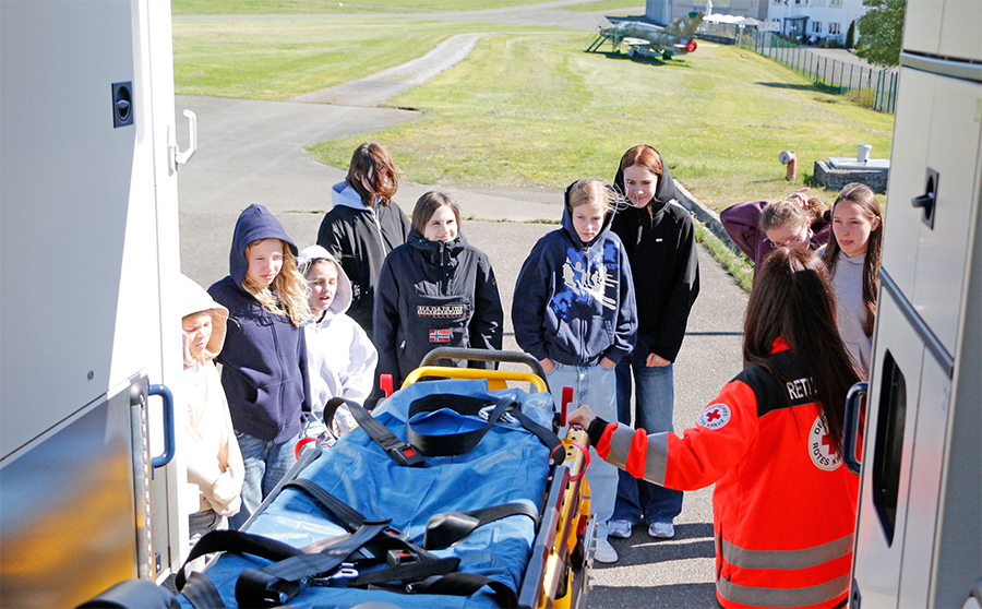 Girls'day 2026 - Besichtigung Rettungswagen
