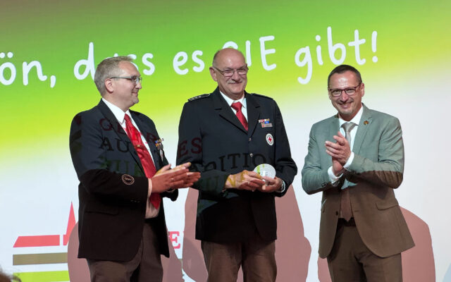 Klaus Neudert (Bereitschaftsleiter BRK-Bereitschaft Gefrees), Rainer Bloß und Oliver Dietel (BGM Gefrees).