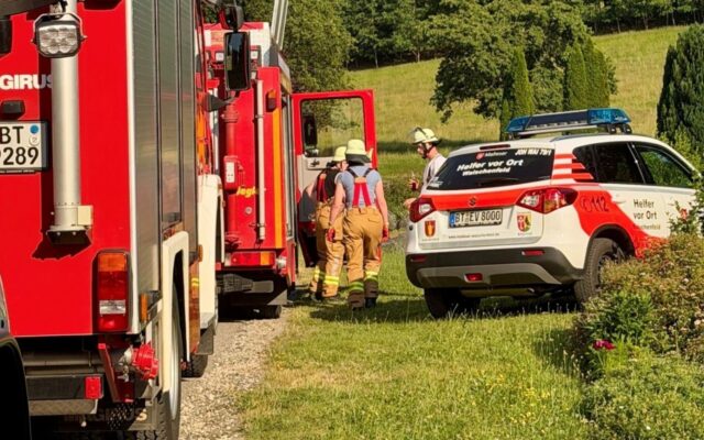 Schwerer Unfall mit Traktor fordert einen mittel-schwer Verletzten in Neuwelt bei Plankenfels