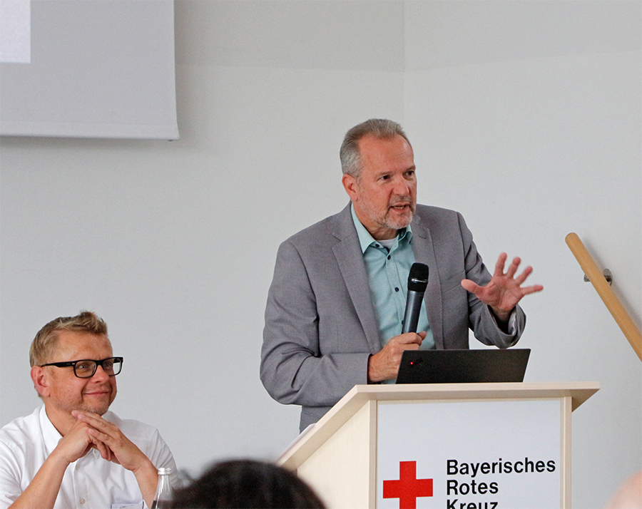 Klinikdirektor Prof. Dr. med. Hans Jürgen Heppner vom Klinikum Bayreuth beim Kick-off Pflegenotruf.